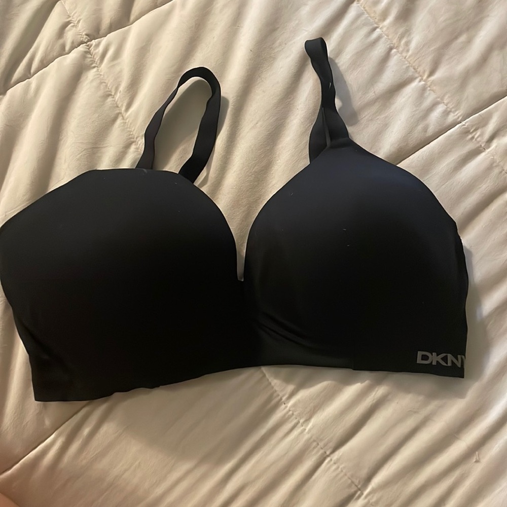 DKNY Black t-shirt bra large